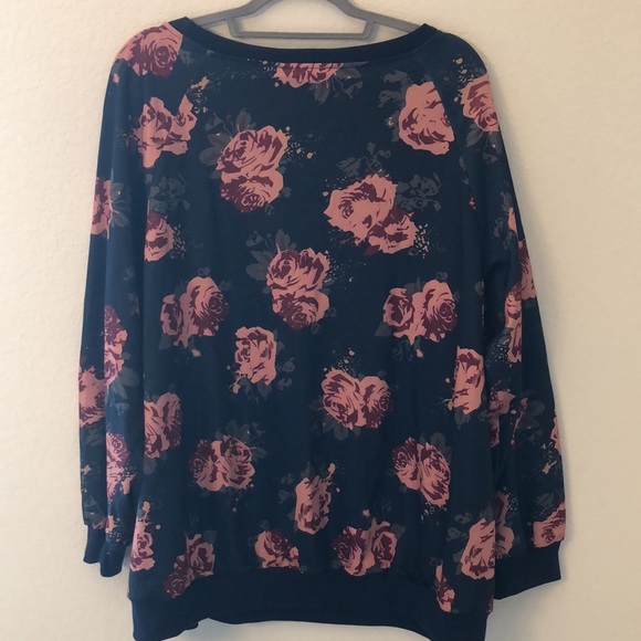 BLOOMCHIC NAVY BLUE FLORAL SWEATSHIRT NWT SIZE 18-20 - Picture 3 of 10